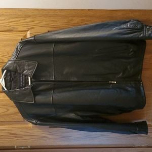 Men's size medium black leather jacket